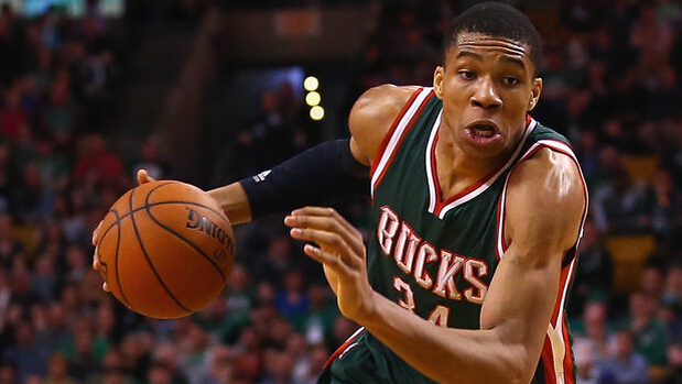 完成大四喜，姆巴佩当选欧冠官方本周最佳球员（姆巴佩轰四球，荣膺欧冠官方周最佳）