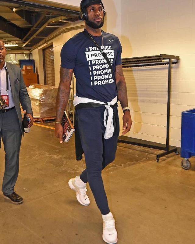 罗马vs那不勒斯：洛伦佐-佩莱格里尼、克里斯坦特首发，麦克托米奈、霍伊伦出战（罗马对阵那不勒斯：洛伦佐-佩莱格里尼、克里斯坦特先发，麦克托米奈与霍伊伦登场）