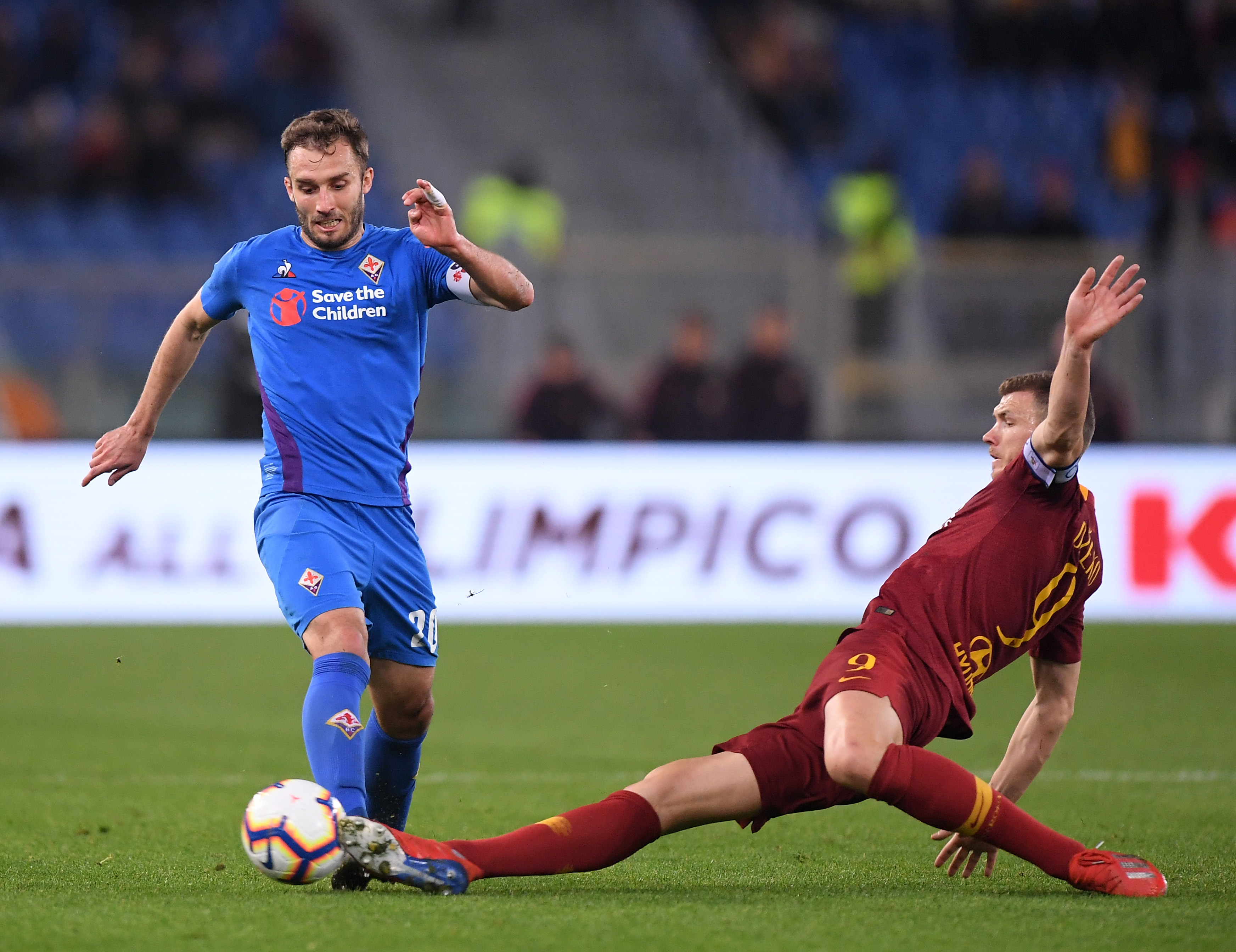 世体：巴萨查出约500起球迷倒卖对阵法兰克福门票的案件（世体：巴萨查处约500起球迷倒卖对法兰克福比赛门票案件）