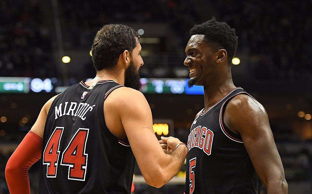 圣诞大战经典局！约基奇56分大号三双，掘金加时险胜森林狼（圣诞大战名场面：约基奇轰56分超大三双，掘金加时险胜森林狼）