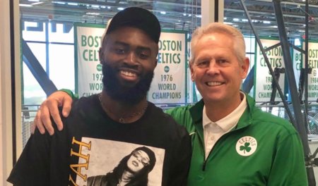 亨利：巴萨防线太差；阿森纳不丢球而拜仁总是进球（亨利：巴萨后防堪忧；阿森纳屡屡零封，拜仁频频破门）