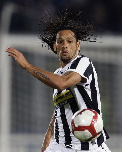 切尔西防线漏洞明显（切尔西后防隐患突出）