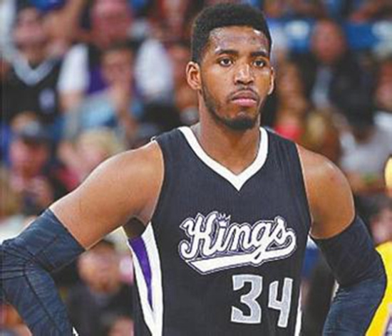 球员血性时刻燃炸全场（球员热血瞬间引爆全场）