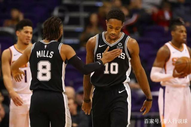 记者：库尔图瓦也伤了，将不会参加11月份国家队比赛（记者称库尔图瓦受伤，11月无缘国家队比赛）