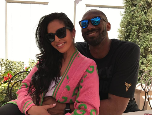 斯基拉：尤文正在研究冬窗签中卫，但补强中场依然是主要目标（斯基拉：尤文冬窗考虑引进中卫，中场补强仍是首要任务）