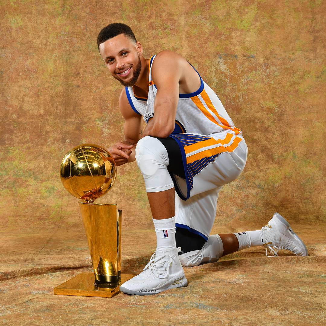 友谊赛战报：弗里曼双响本坦库尔染红，美国5-1十人乌拉圭（热身赛速递：弗里曼梅开二度，本坦库尔染红，美国5-1大胜十人乌拉圭）