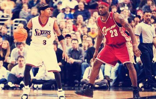 抡圆了扣篮！琼斯中路切入接刘泽一分球 上演滑翔单臂劈扣（琼斯中路突破接刘泽一分球，滑翔单臂劈扣点燃全场）