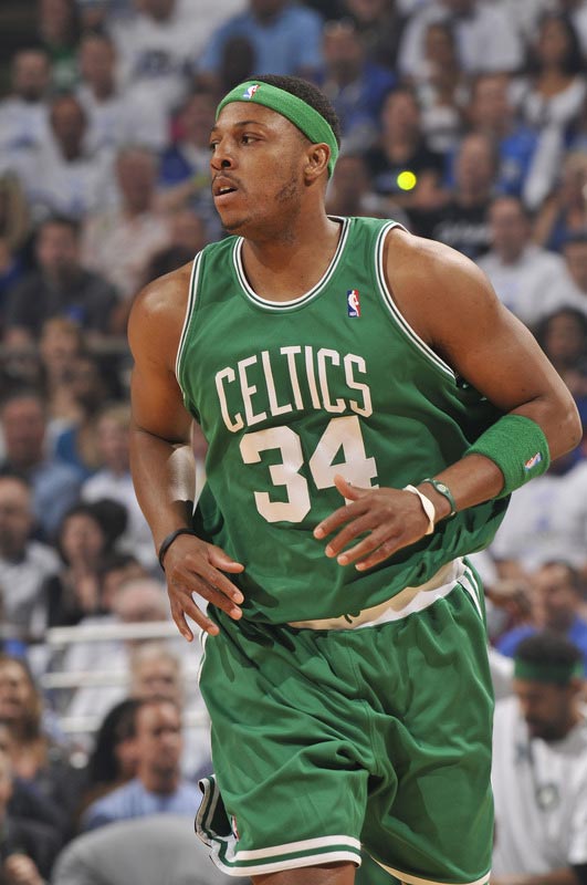 亚冠关键战前瞻：布里兰主场势冲出线 江原FC客场寻机抢分（亚冠重磅对决前瞻：布里兰主场剑指晋级，江原FC客场力图抢分）