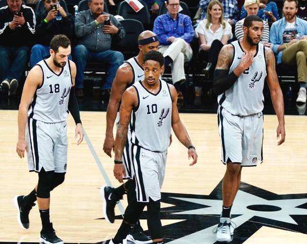 布伦森打铁奇兵末节17分难救主，布朗42+4+4，凯尔特人复仇尼克斯（布朗轰42+4+4率绿军复仇，布伦森末节17分难挽尼克斯败局）