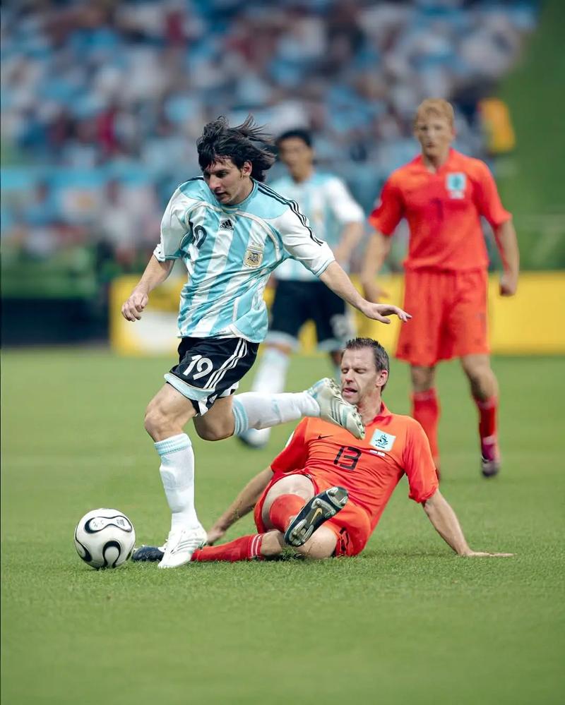 埃贝尔：说诺伊尔必须参加明年的世界杯？那只是我自己的观点（埃贝尔回应：称诺伊尔必须出战明年世界杯仅属个人观点）