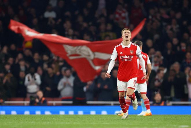 记者：罗马联系法比奥-席尔瓦团队，但若吉拉西离队他将留下（罗马已与法比奥-席尔瓦团队接触，若吉拉西离队他将选择留队）