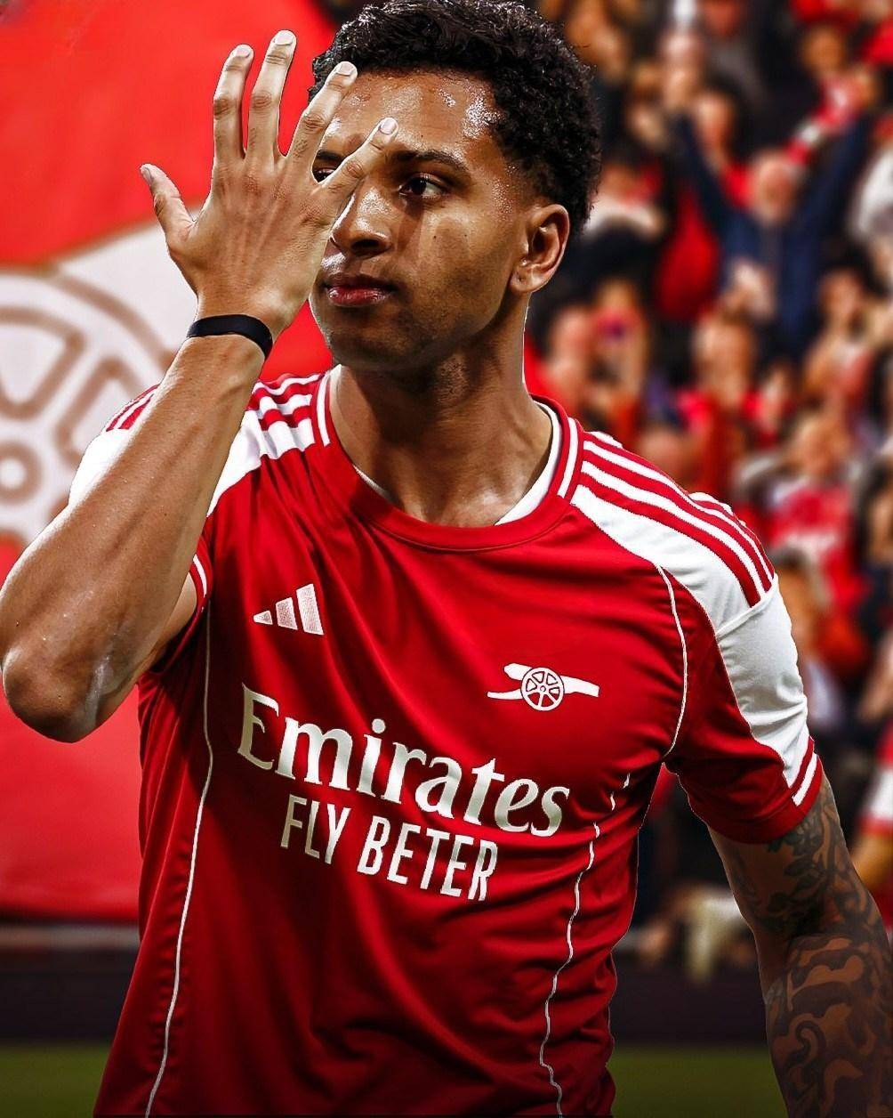 图片报：罗伊斯即将与洛杉矶银河续约至2027年底（《图片报》称：罗伊斯将与洛杉矶银河续约，合同至2027年底）