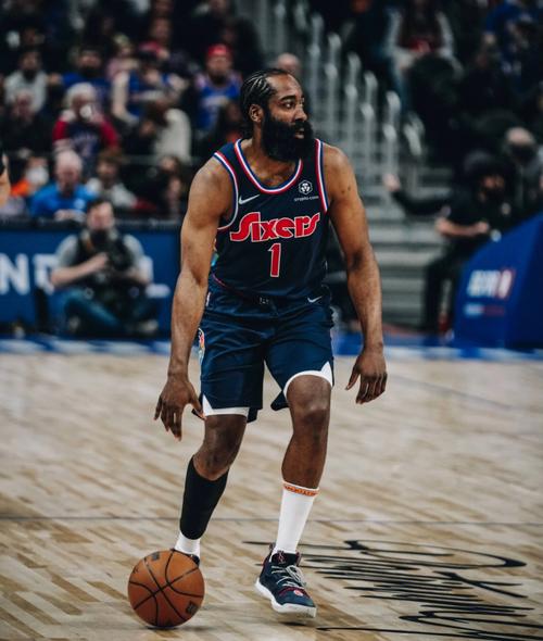 本赛季关键时刻限制对手命中率榜：湖人35.1%第1 活塞第2 热火第3（本季关键时刻压制对手命中率排行榜：湖人以35.1%居首，活塞第二，热火第三）