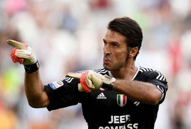 广东男篮防守稳固力克上海（广东男篮凭稳固防守击退上海）