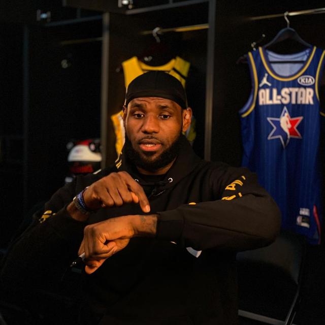 里程碑，颜骏凌已为上海海港出战500场比赛（颜骏凌为上海海港出战第500场，生涯里程碑时刻）