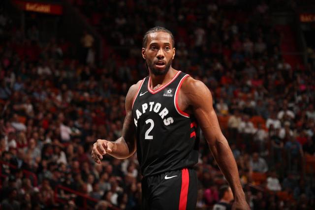 记者：莱比锡有意用霍伊伦取代谢什科，霍伊伦明确表示不想去（莱比锡考虑以霍伊伦顶替谢什科，但霍伊伦已明确拒绝加盟）