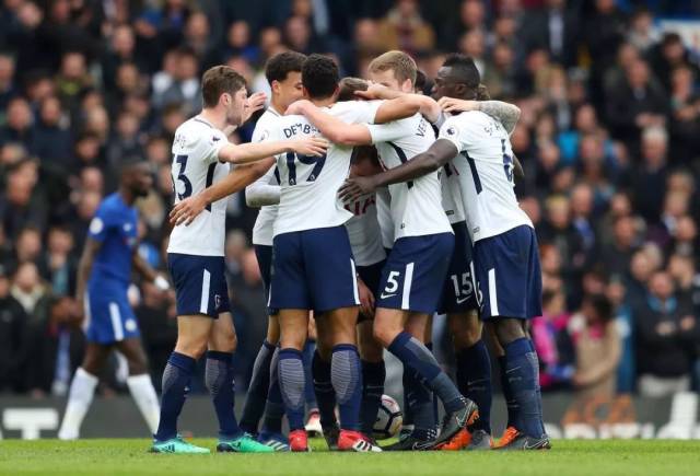 伊万-托尼袭击骚扰者被捕后获保释，吉达国民官方晒其训练照（伊万-托尼涉嫌袭击骚扰者被捕后获保释，吉达国民官方公布其训练照片）