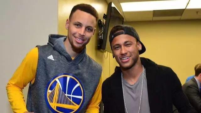 替补门将关键扑救，稳定球队防线（替补门将奉献关键扑救，稳住球队后防）